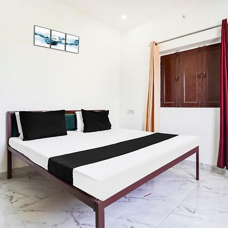 Hotel O The Moon Bareilly Esterno foto