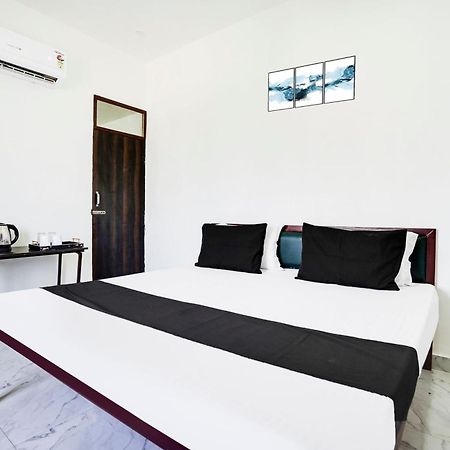 Hotel O The Moon Bareilly Esterno foto