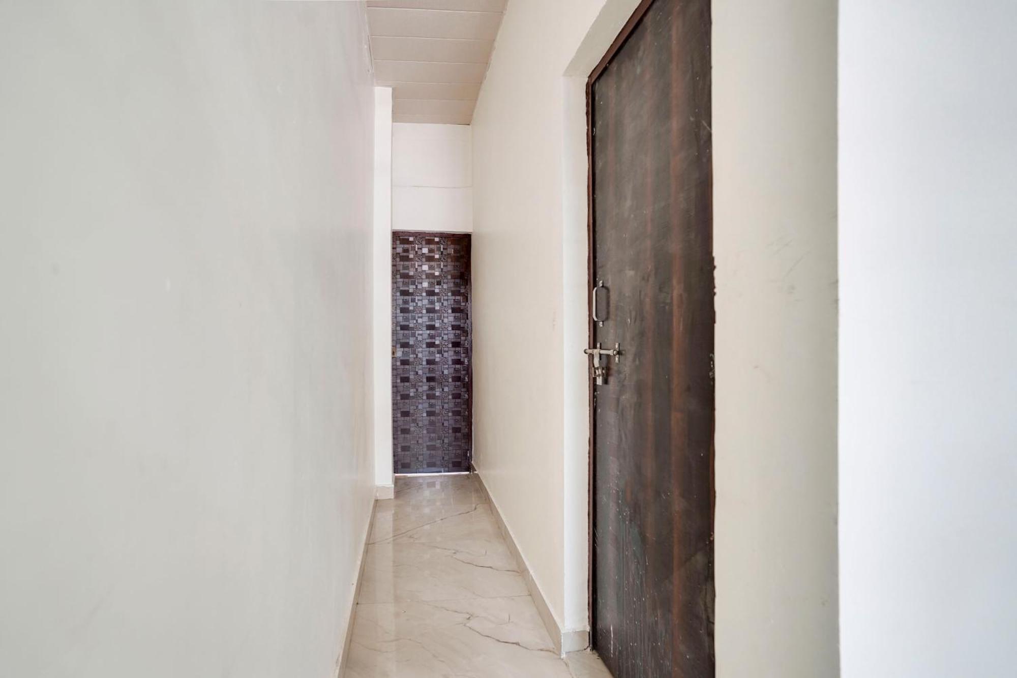 Hotel O The Moon Bareilly Esterno foto