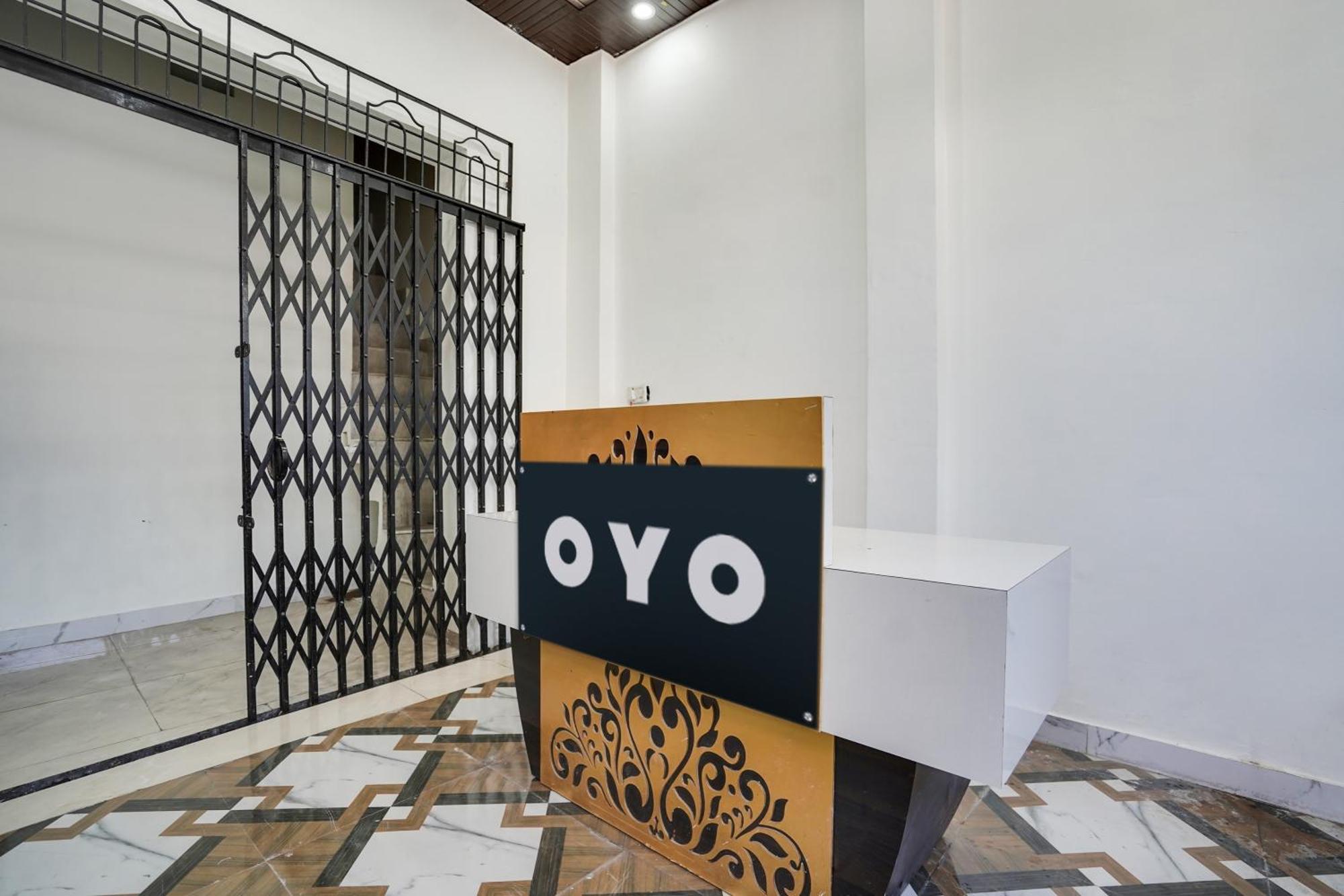 Hotel O The Moon Bareilly Esterno foto