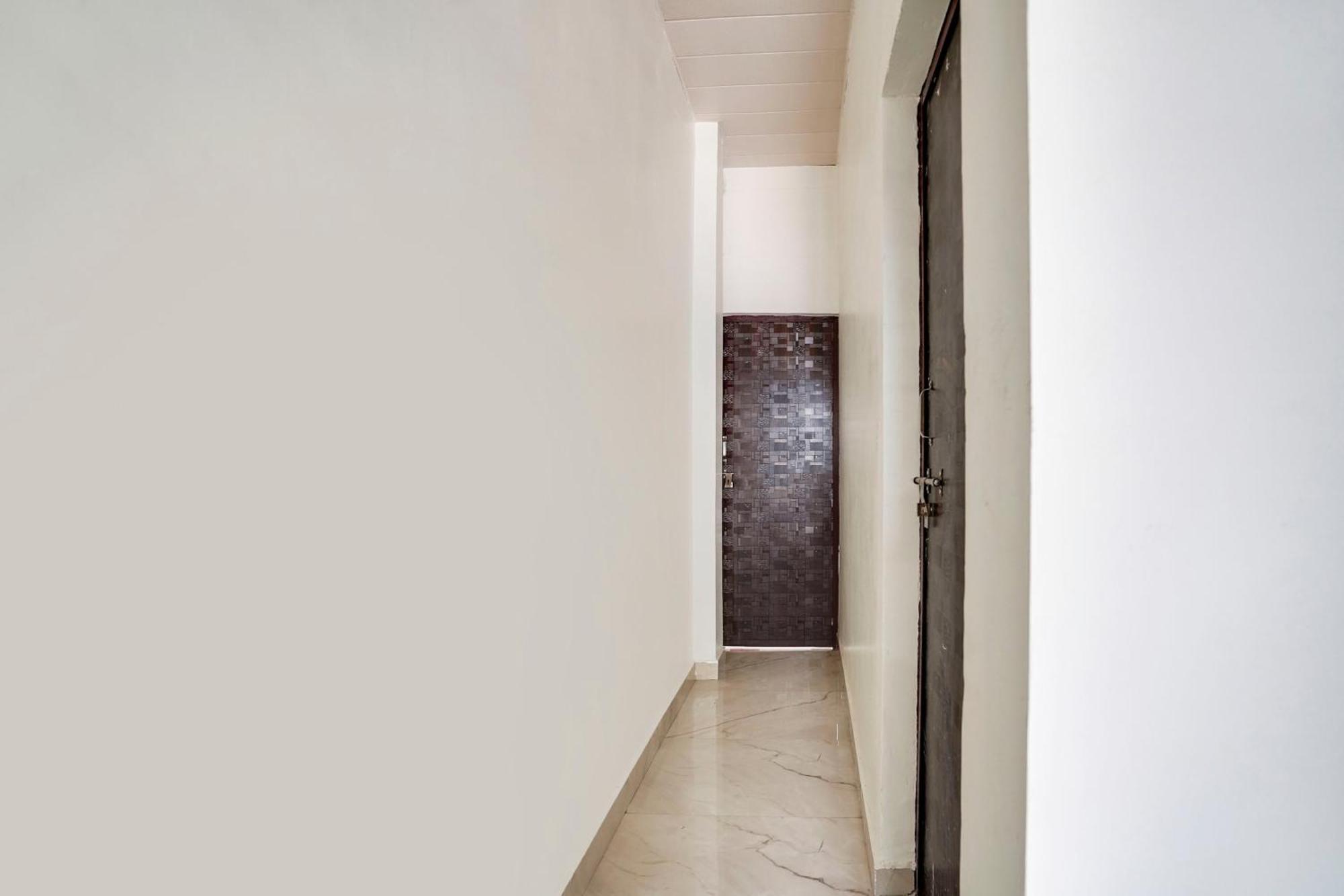 Hotel O The Moon Bareilly Esterno foto