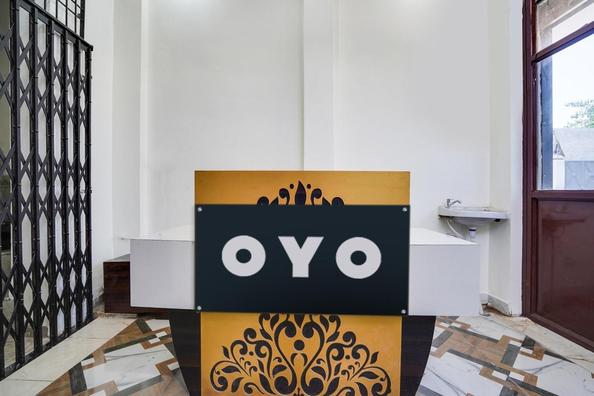 Hotel O The Moon Bareilly Esterno foto